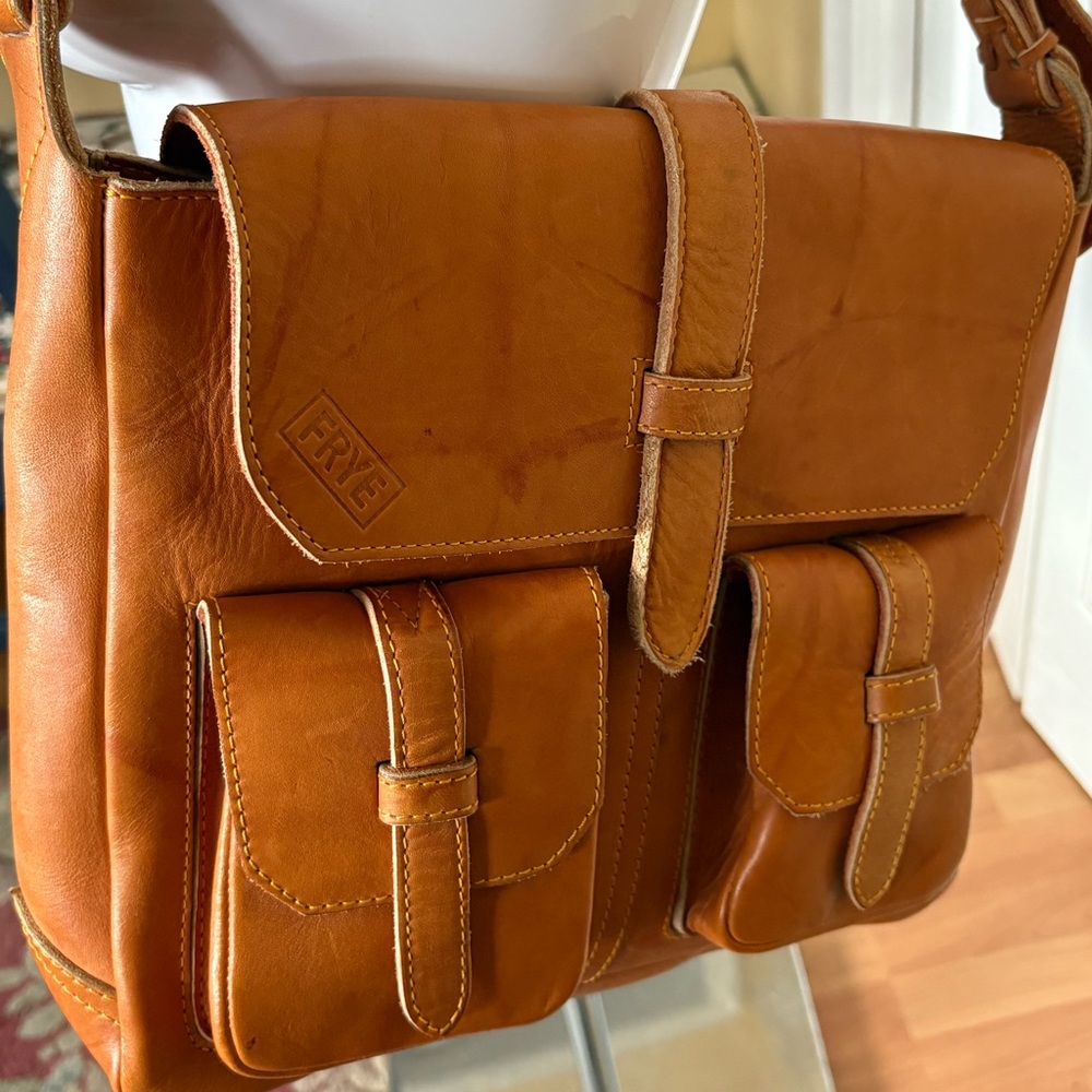 Frye Cognac Leather Messenger Shoulder Bag with Pockets Mexico NWOT
